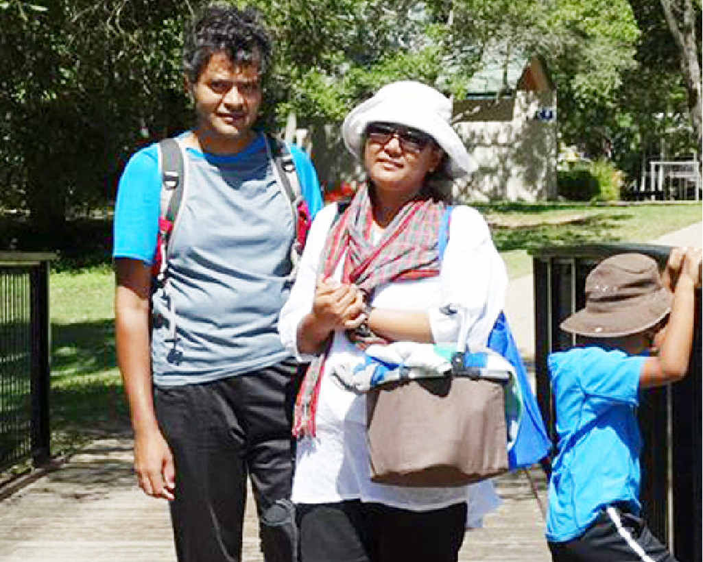Samial, Rawnak and seven-year-old son Kaashif Hasnat would dearly love to come back to Gladstone to live. Samial, Rawnak and seven-year-old son Kaashif Hasnat would dearly love to come back to Gladstone to live.